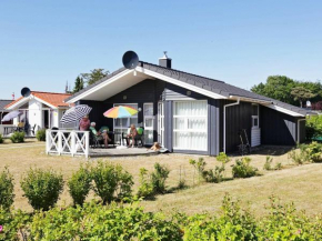 6 person holiday home in GROEMITZ, Grömitz